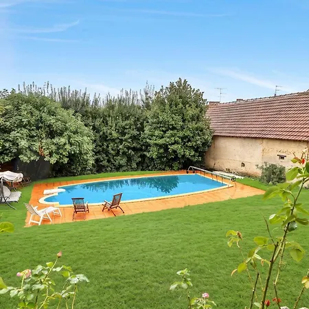 De 4 Avec Piscine Privee Jardin Clos Et Wifi A Les Aix
