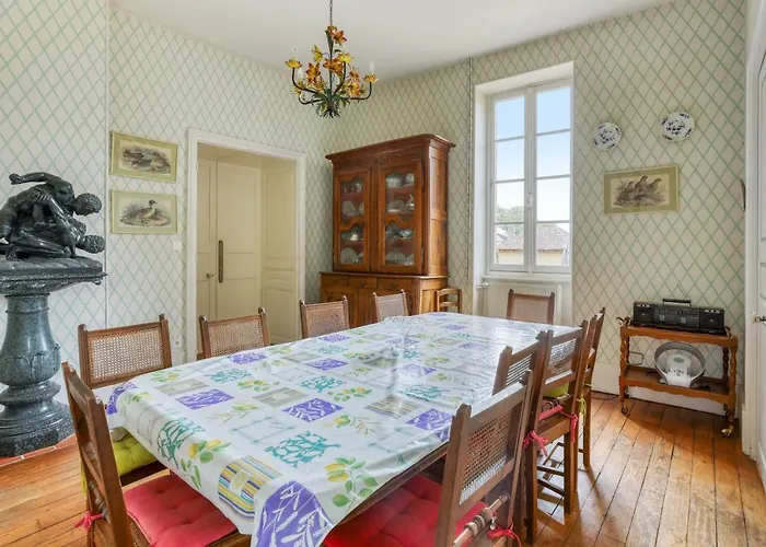 Confortable Avec Piscine Privee A Lucenay-les-Aix