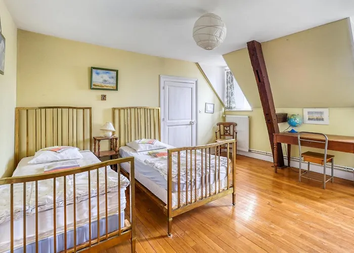 Confortable Avec Piscine Privee A *